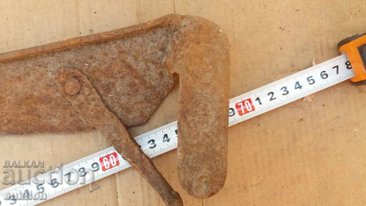 Auction  OLD MASSIVE HAIR WITH MARKINGS