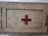 Old first-aid kit box with dimensions 35/23/15 cm
