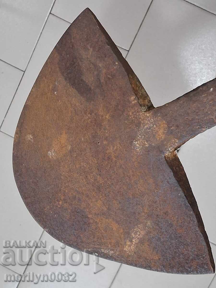 Plug forjat manual dintr-un plug vechi, fier forjat - 5