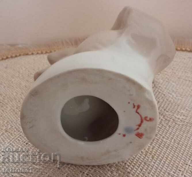 Доставка на Стара порцеланова фигурка Катерица с орех. Русия