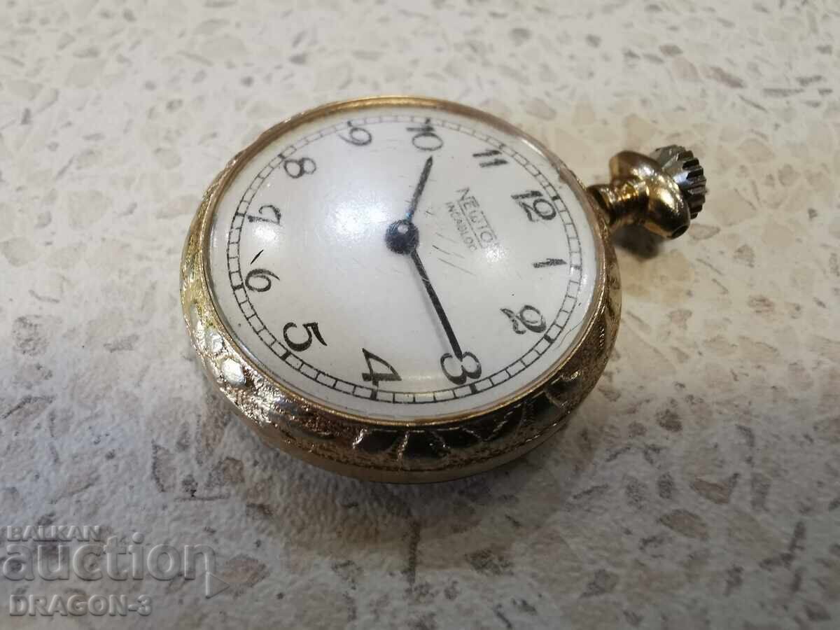 NEWTON cu preț 35.00 BGN | € 17.90