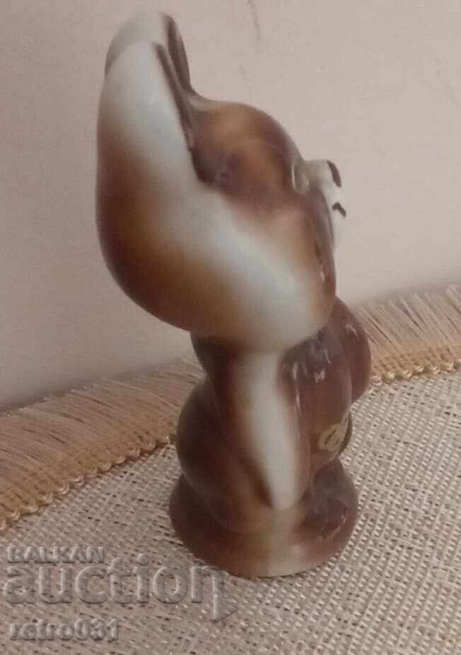 Figurină de porțelan Mișa. Olimpiada de la Moscova-1980. Rusia cu preț 30.00 BGN | € 15.34