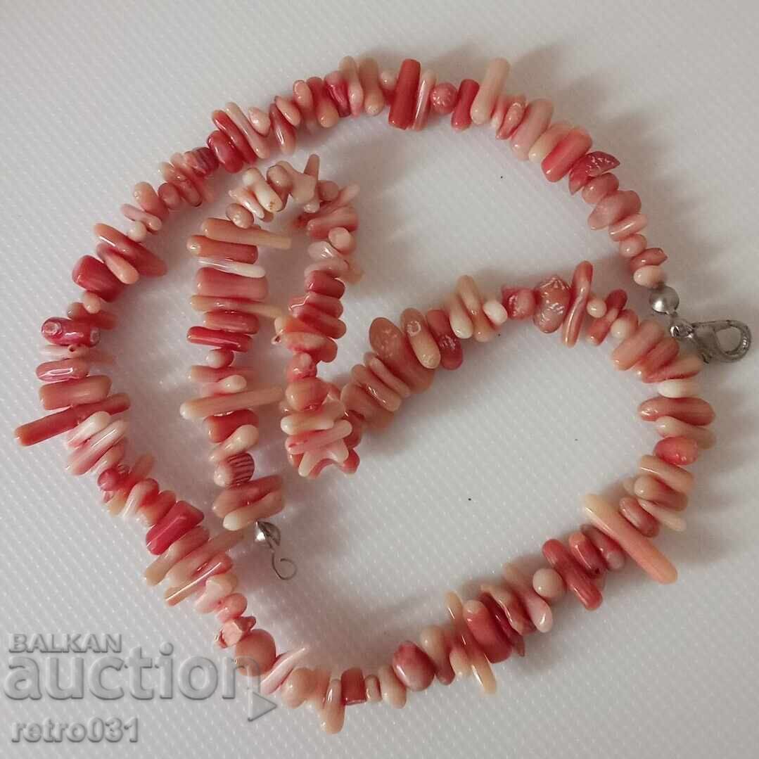 Delivery of Vintage necklace made of natural red coral, 42 cm