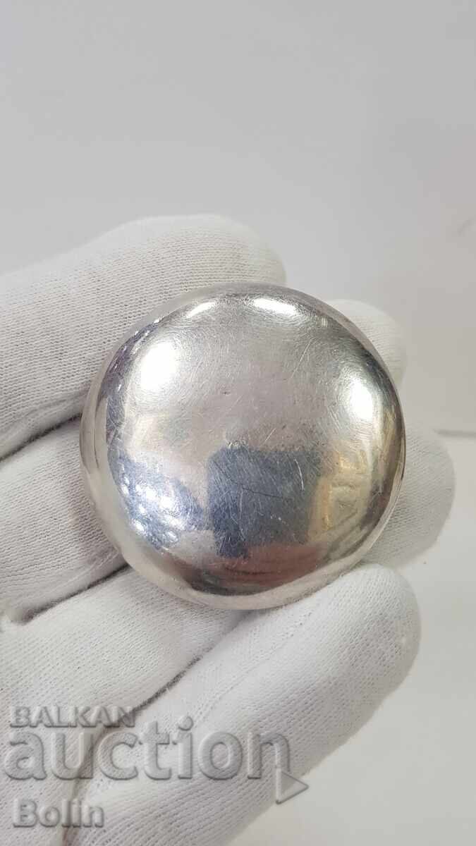 Delivery of Collectible silver box, pillbox with musketeers Europe Delivery of Collectible silver box, pillbox with musketeers Europe