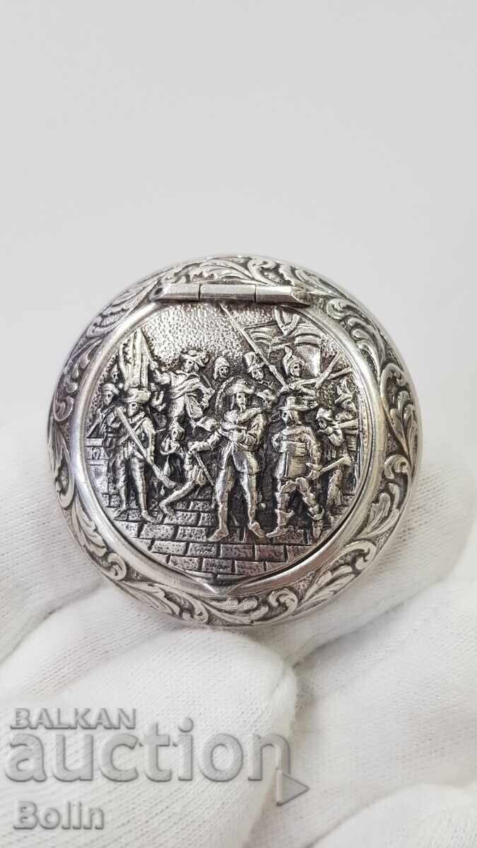 Collectible silver box, pillbox with musketeers Europe Collectible silver box, pillbox with musketeers Europe