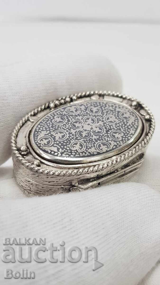 Delivery of Beautiful silver box, pillbox with niello enamel - Europe