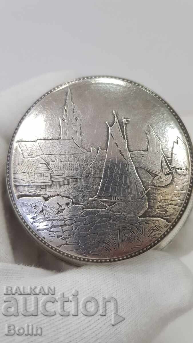Delivery of Rare Silver Jewelry Box, Pillbox 1880-1920 Europe