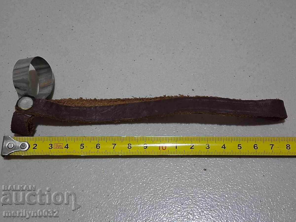 Livrarea Curea din piele pentru baston de cauciuc Ministerul de Interne RPR anii '80 Livrarea Curea din piele pentru baston de cauciuc Ministerul de Interne RPR anii '80