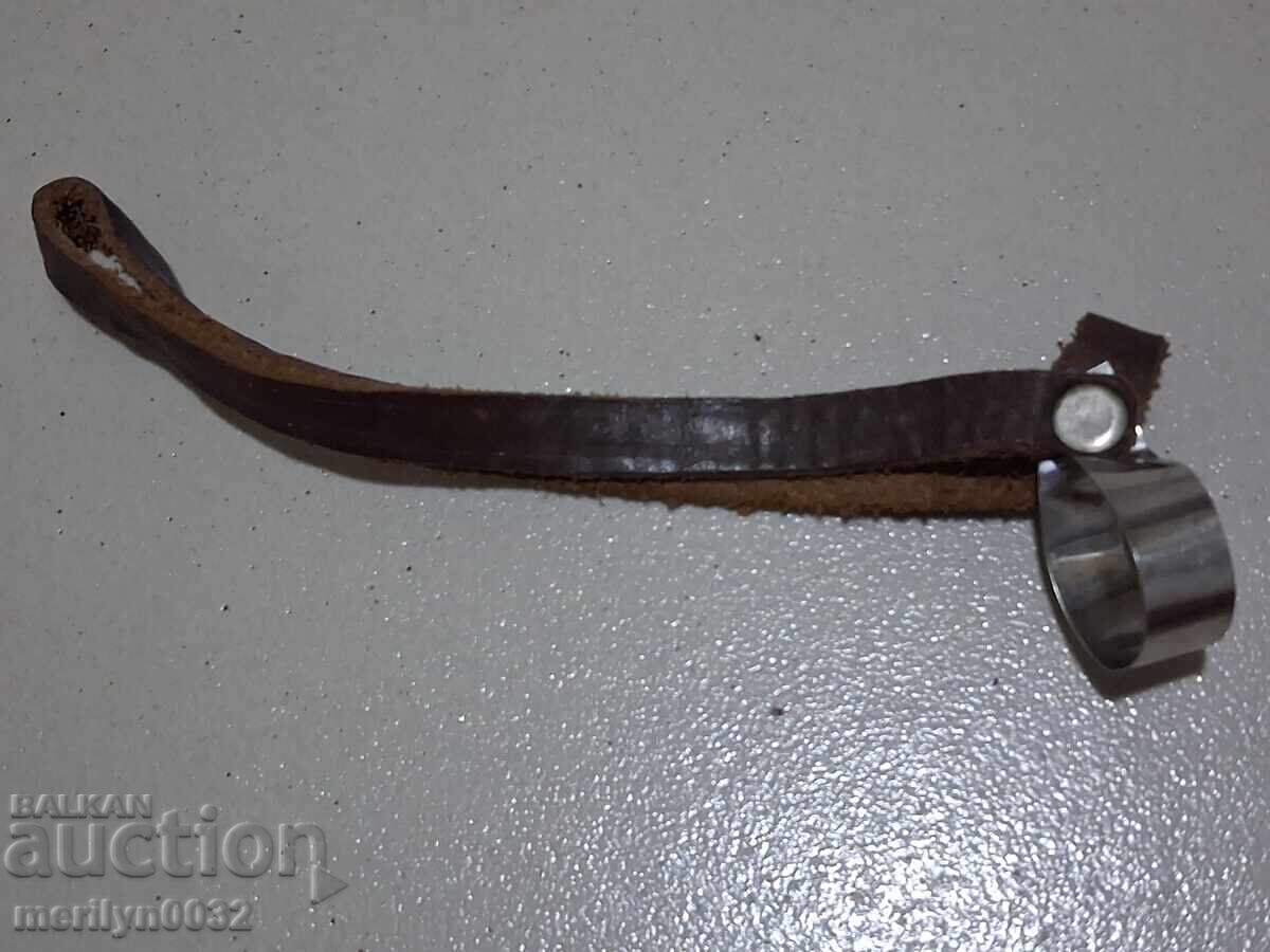 Curea din piele pentru baston de cauciuc Ministerul de Interne RPR anii '80 Curea din piele pentru baston de cauciuc Ministerul de Interne RPR anii '80