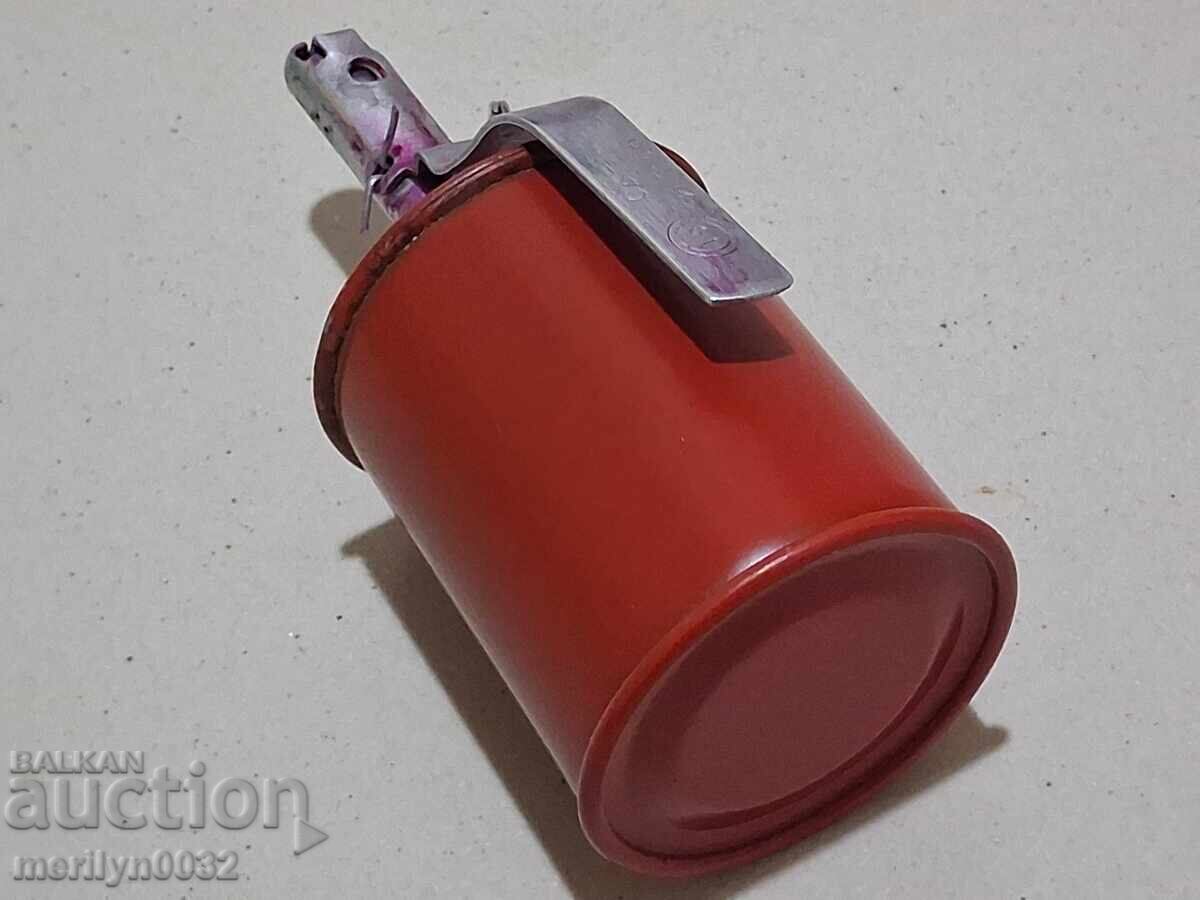 Παράδοση Εκπαιδευτική χειροβομβίδα RG-42 WW2 από το θάλαμο εκπαίδευσης ΑΣΦΑΛΙΣΜΕΝΗ