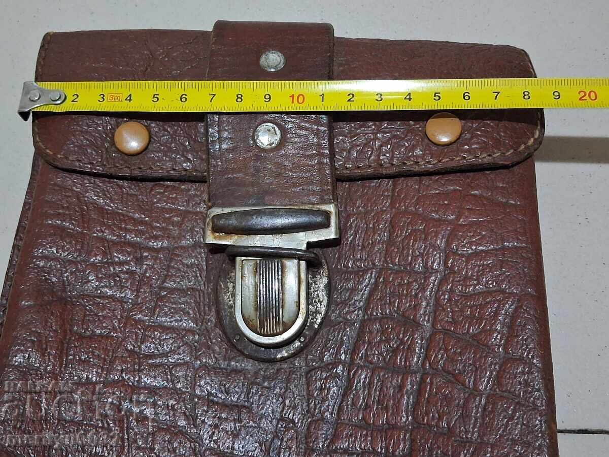 Delivery of Officer's document bag, second hand, WW2