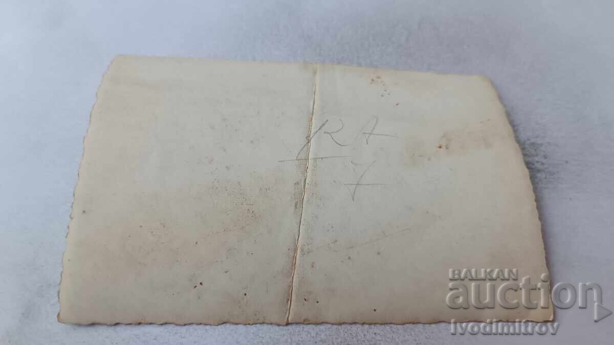 Φωτογραφία Σόφιας: Αξιωματικός άνδρας και γυναίκες σε βόλτα με τιμή 1.65 BGN | € 0.84