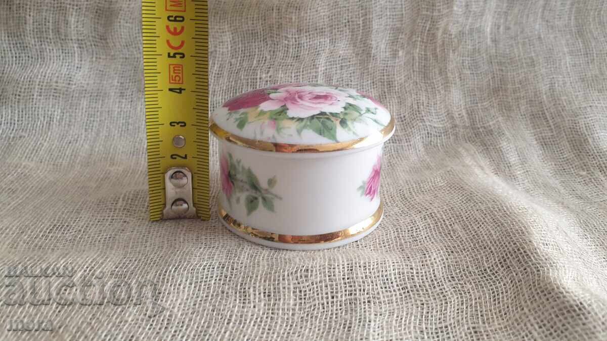 Δημοπρασία Κουτί από πορσελάνη