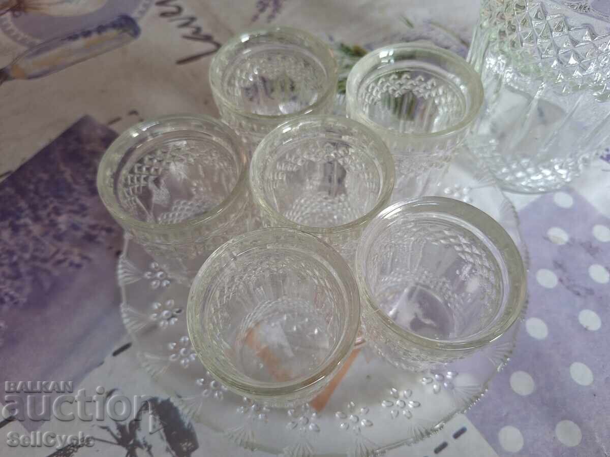 ✅СТЪКЛЕН СЕРВИЗ ЗА РАКИЯ - ГАРАФА, ПОДНОС И ЧАШКИ❗ с цена 20.00 лв. | € 10.23