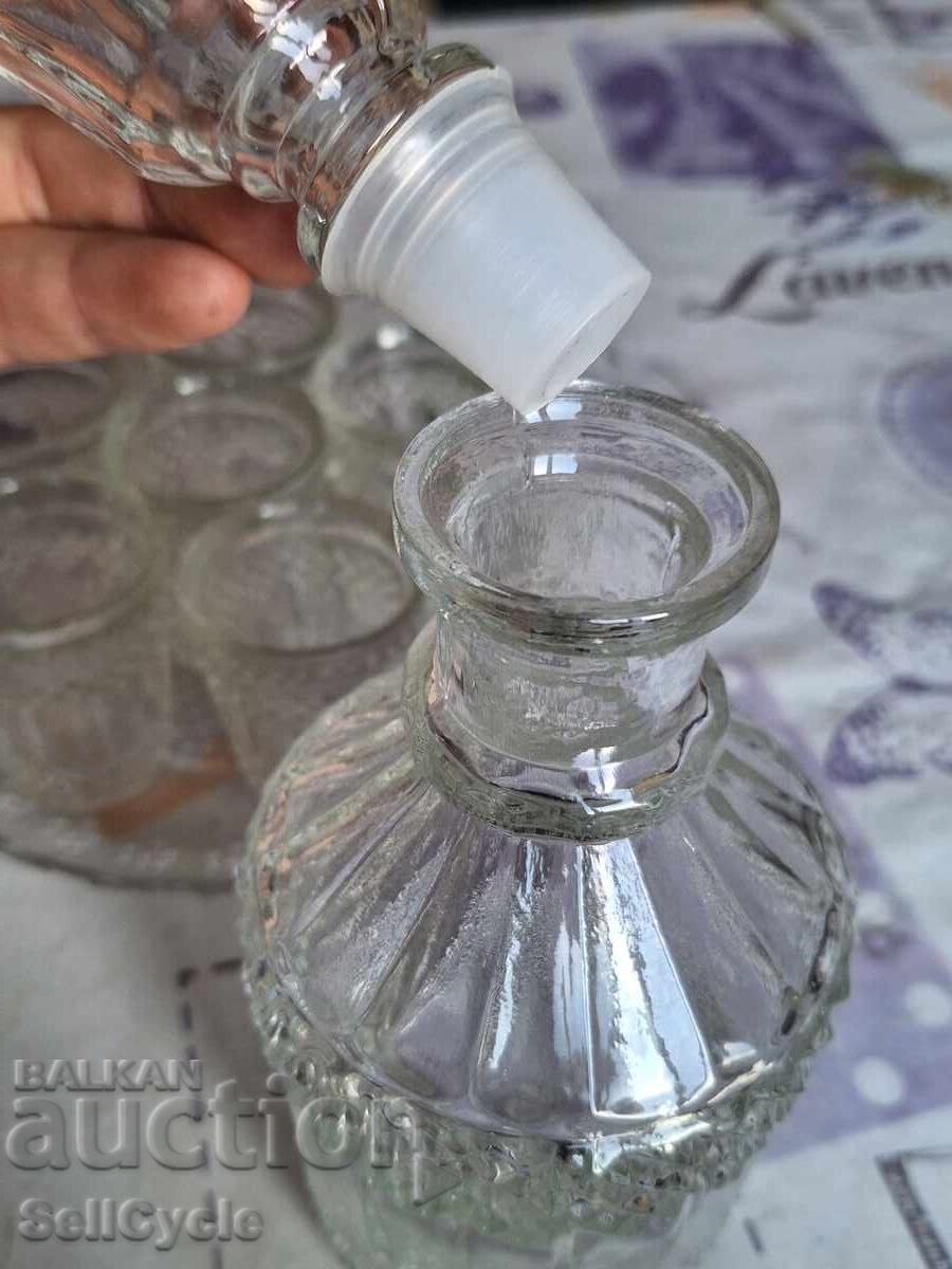 Аукцион ✅СТЪКЛЕН СЕРВИЗ ЗА РАКИЯ - ГАРАФА, ПОДНОС И ЧАШКИ❗