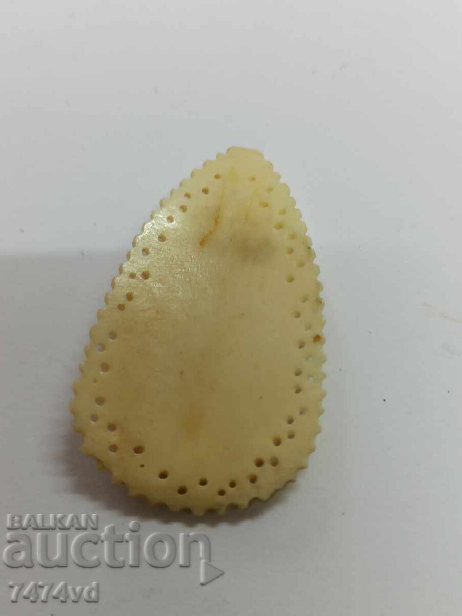 Delivery of OLD MEDALLION, HANDMADE FROM IVORY