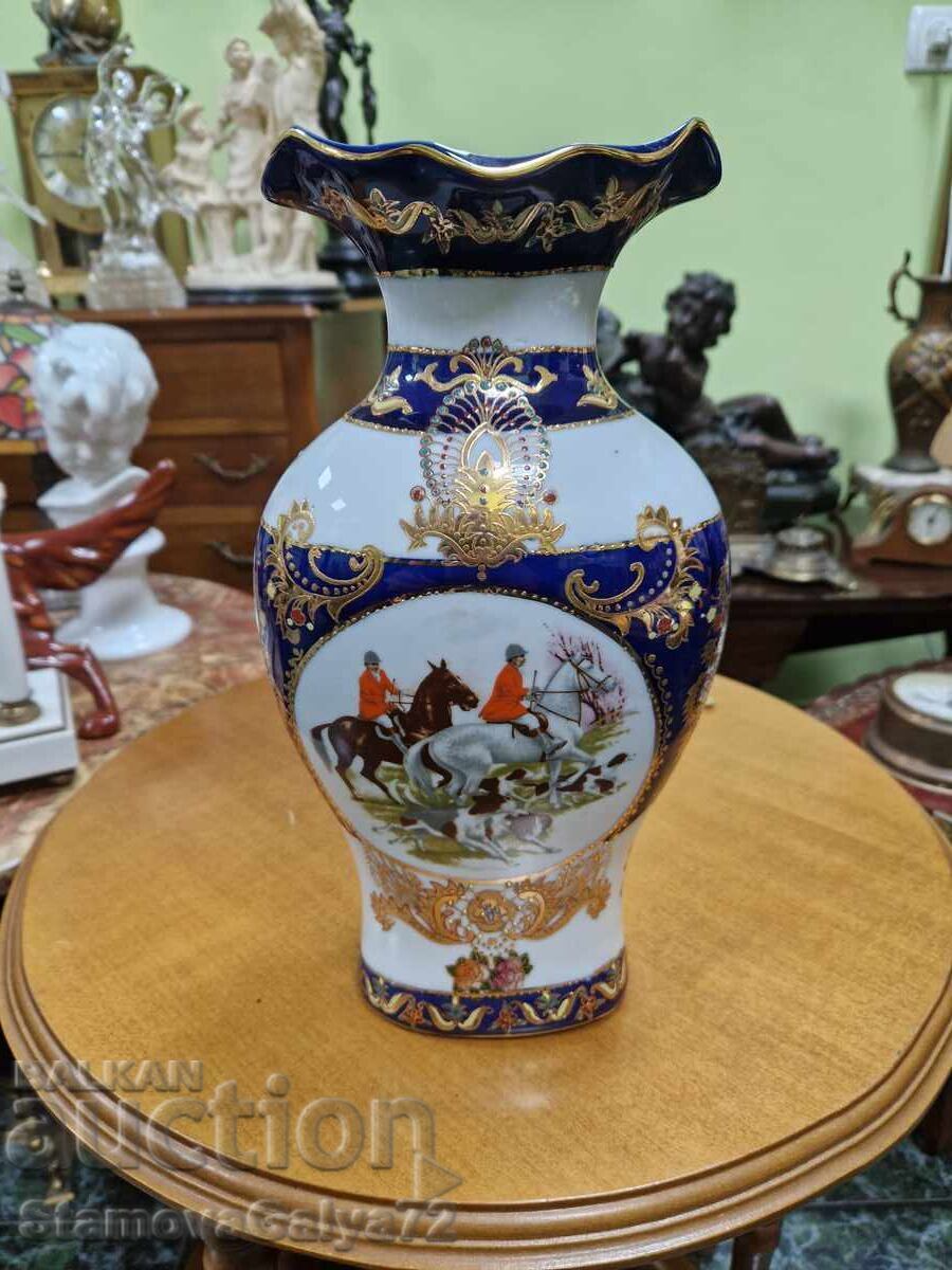 Great antique porcelain vase with gilding
