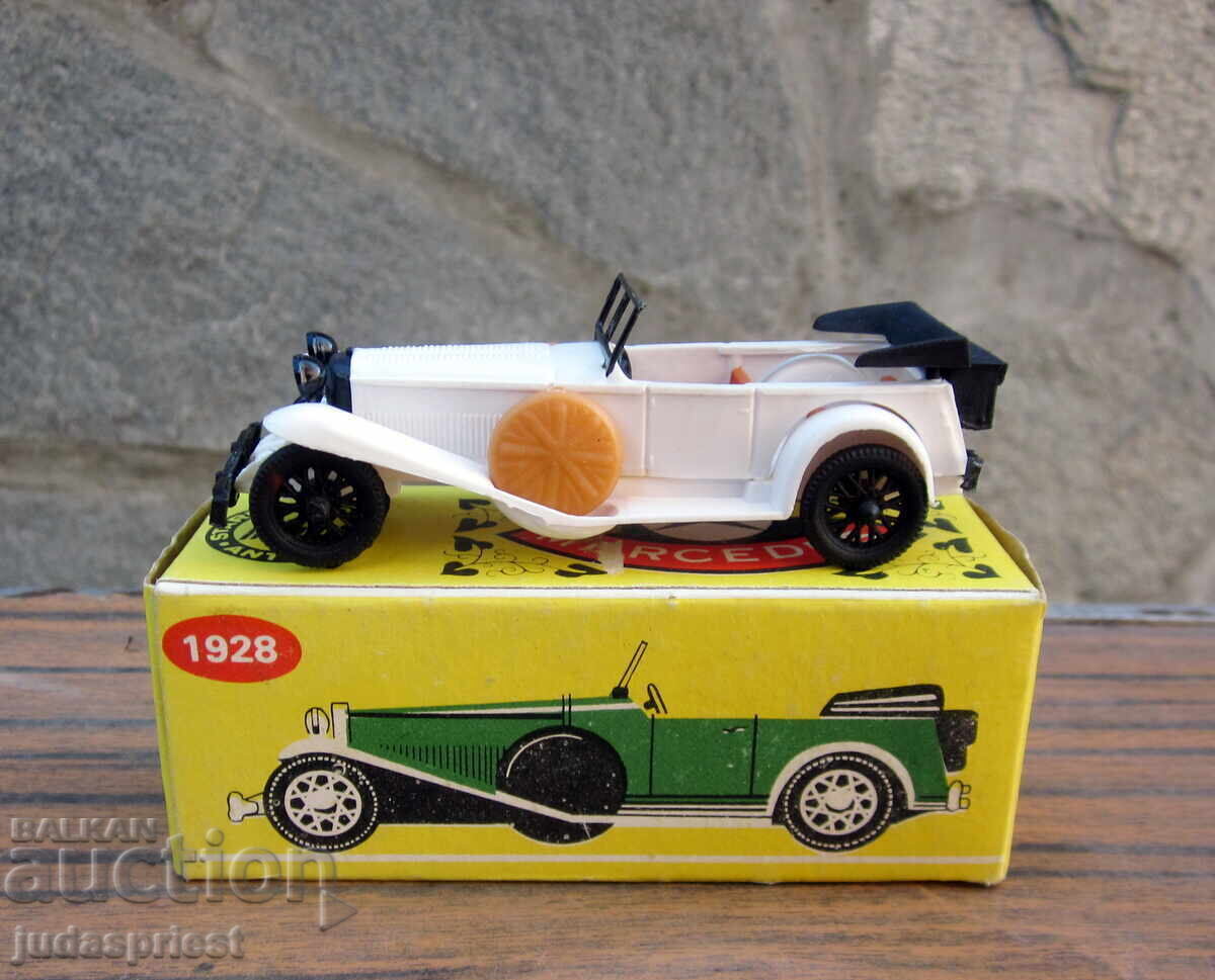 Δημοπρασία Εσθητική παιδική κούκλα Mercedes με κουτί από την εποχή του σοσιαλισμού Δημοπρασία Εσθητική παιδική κούκλα Mercedes με κουτί από την εποχή του σοσιαλισμού