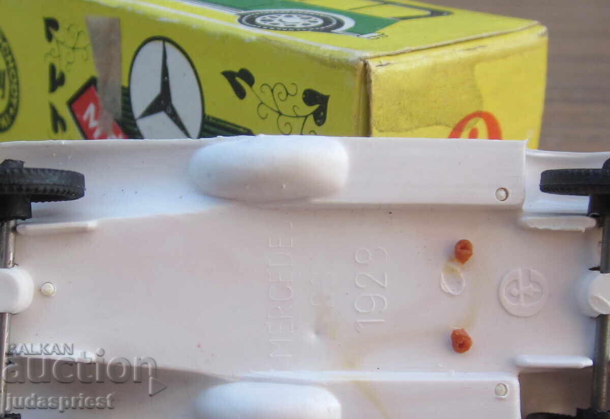 Εσθητική παιδική κούκλα Mercedes με κουτί από την εποχή του σοσιαλισμού - 7 Εσθητική παιδική κούκλα Mercedes με κουτί από την εποχή του σοσιαλισμού - 7