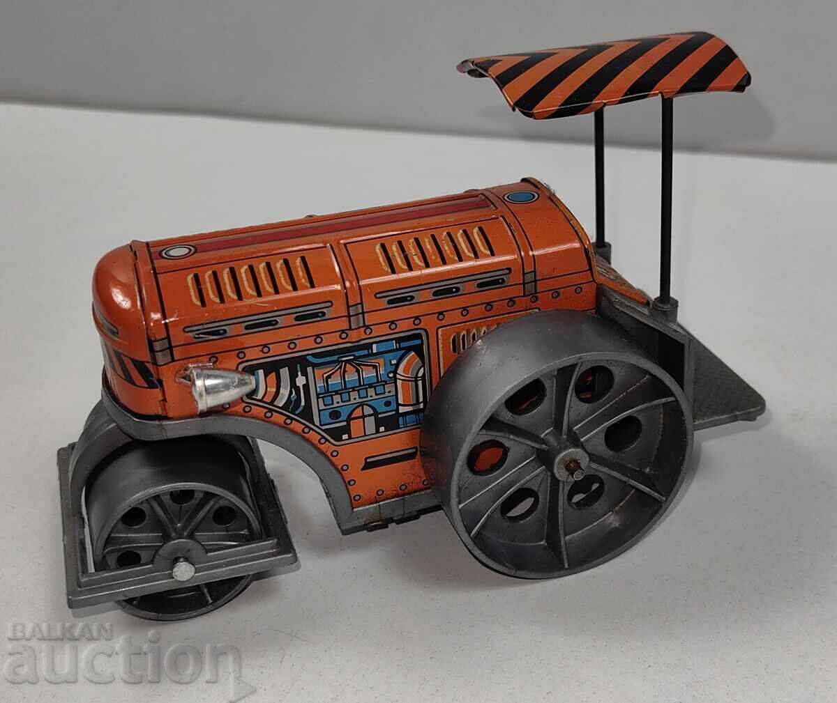 СТАР МЕТАЛЕН ЛАМАРИНЕН ВАЛЯК С КЛЮЧЕ КОЛИЧКА ИГРАЧКА ДЕТСК СТАР МЕТАЛЕН ЛАМАРИНЕН ВАЛЯК С КЛЮЧЕ КОЛИЧКА ИГРАЧКА ДЕТСК