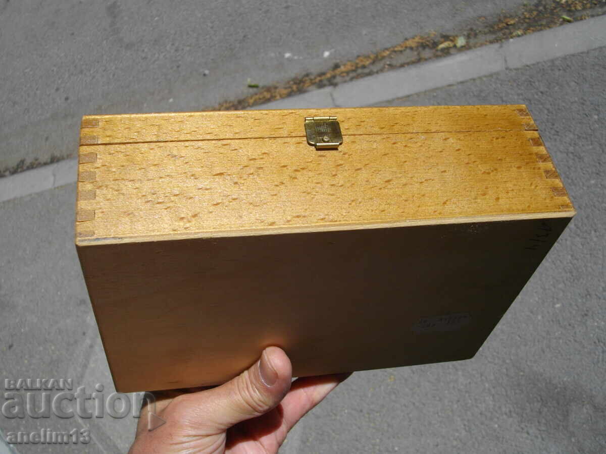 FIGURI VECHI DIN LEMN PENTRU ȘAH CU CUTIE ELITE - 7 FIGURI VECHI DIN LEMN PENTRU ȘAH CU CUTIE ELITE - 7