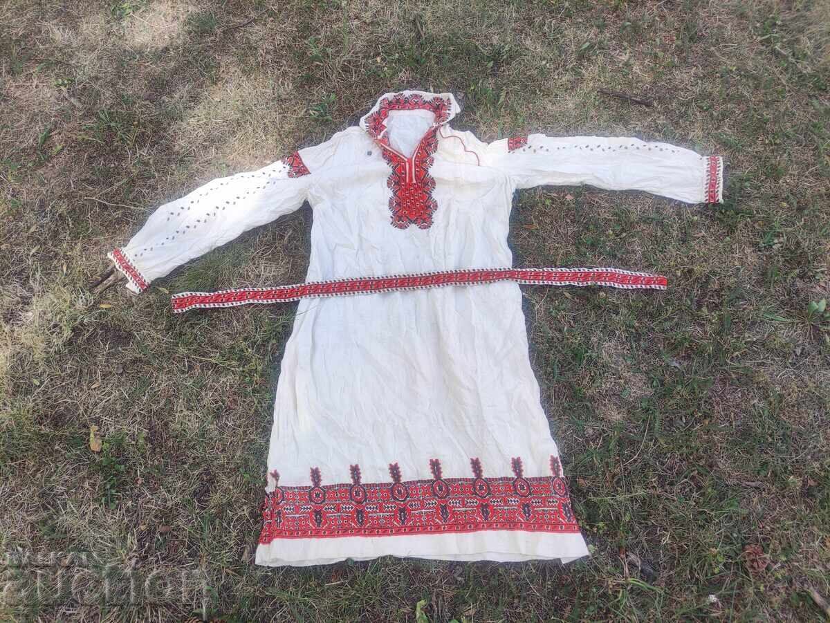 Αχρησιμοποίητο πουκάμισο για φορεσιά