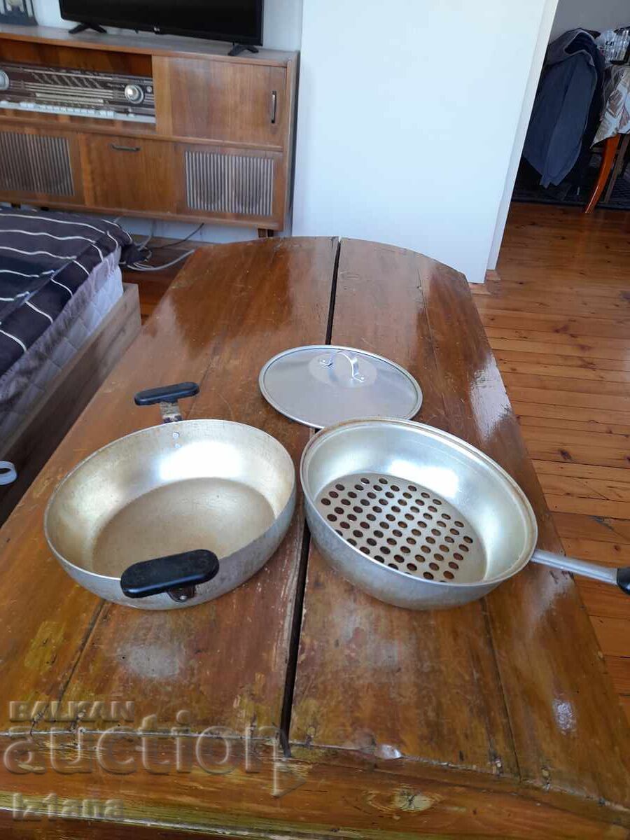 Стар алуминиев тиган с цена 43.00 лв. | € 21.99 Стар алуминиев тиган с цена 43.00 лв. | € 21.99