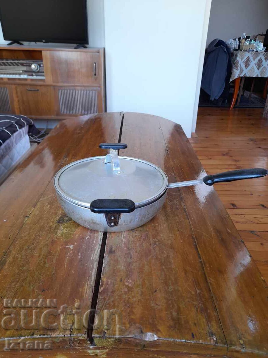 Стар алуминиев тиган Стар алуминиев тиган