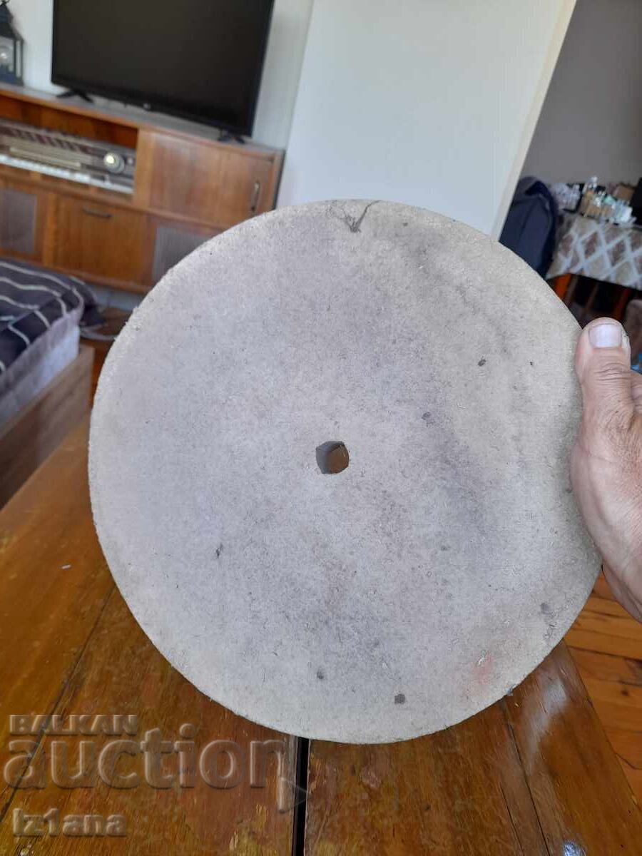 Lână veche de lustruit cu preț 100.00 BGN | € 51.13