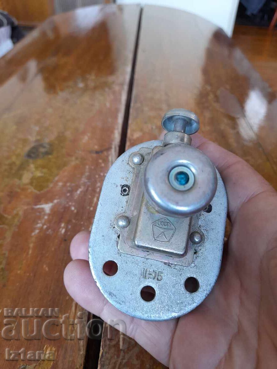 Δημοπρασία Παλιό τραπέζι κλειδιού Δημοπρασία Παλιό τραπέζι κλειδιού