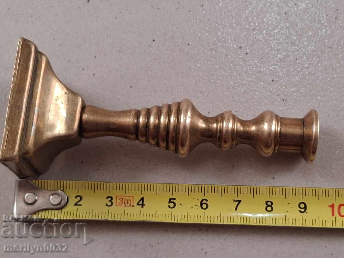 Доставка на Стар бронзов свещник миньон свещ