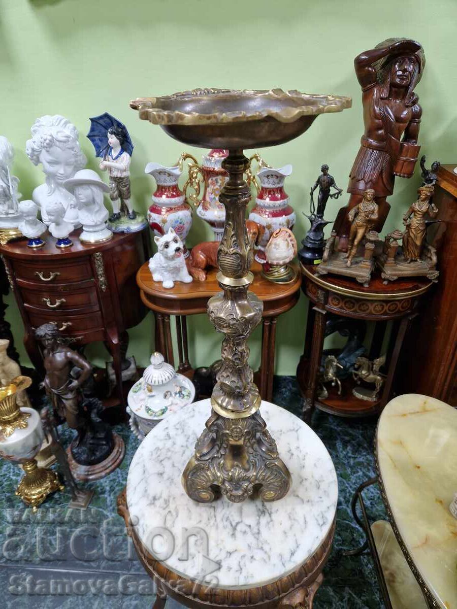 Прекрасен антикварен френски бронзов подов пепелник с цена 397.00 лв. | € 202.98 Прекрасен антикварен френски бронзов подов пепелник с цена 397.00 лв. | € 202.98