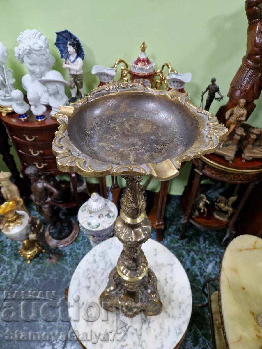 Доставка на Прекрасен антикварен френски бронзов подов пепелник Доставка на Прекрасен антикварен френски бронзов подов пепелник