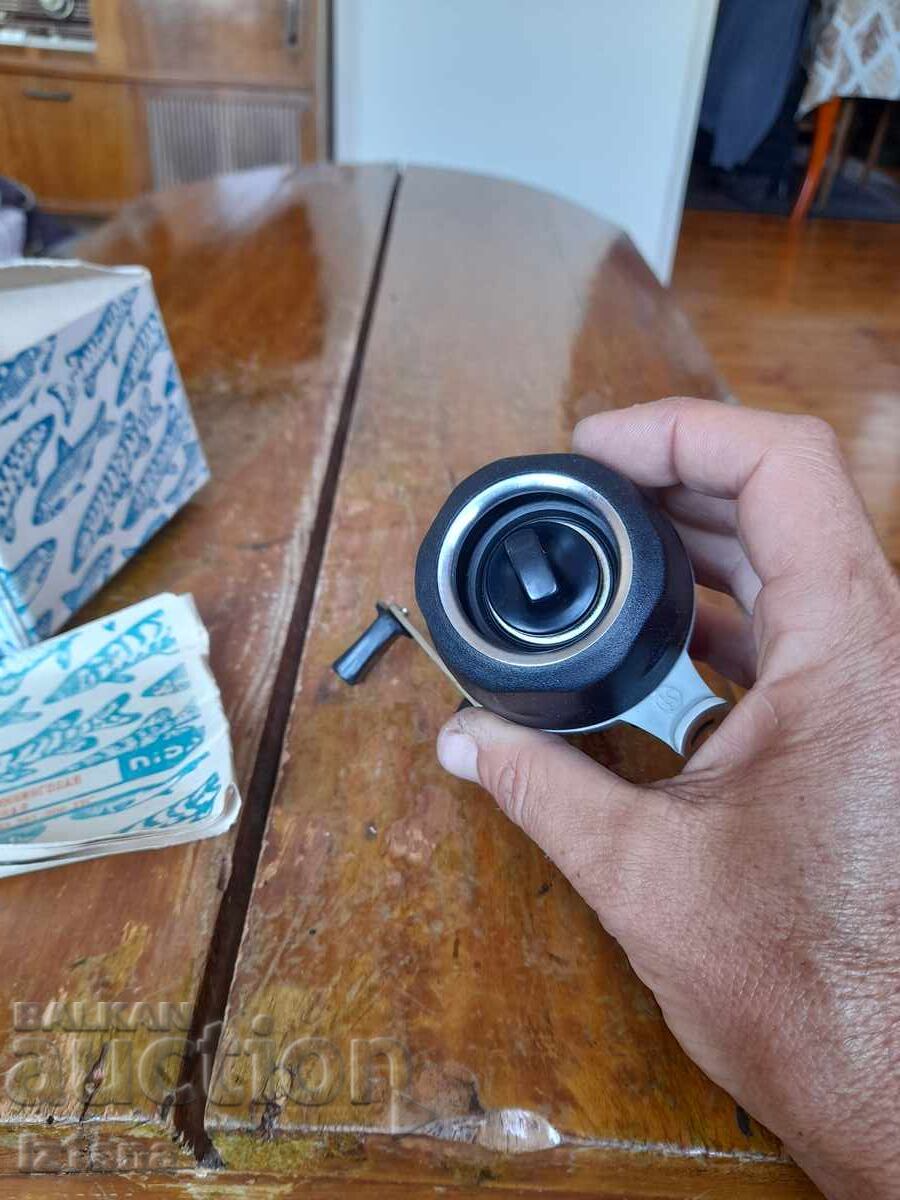 Παράδοση Παλιό καρούλι ψαρέματος Nida