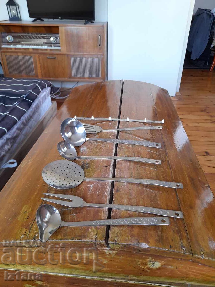 Σετ κουζινικών εργαλείων, μαχαιροπίρουνα