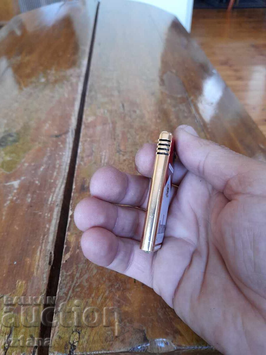 Auction  An old Marlboro lighter