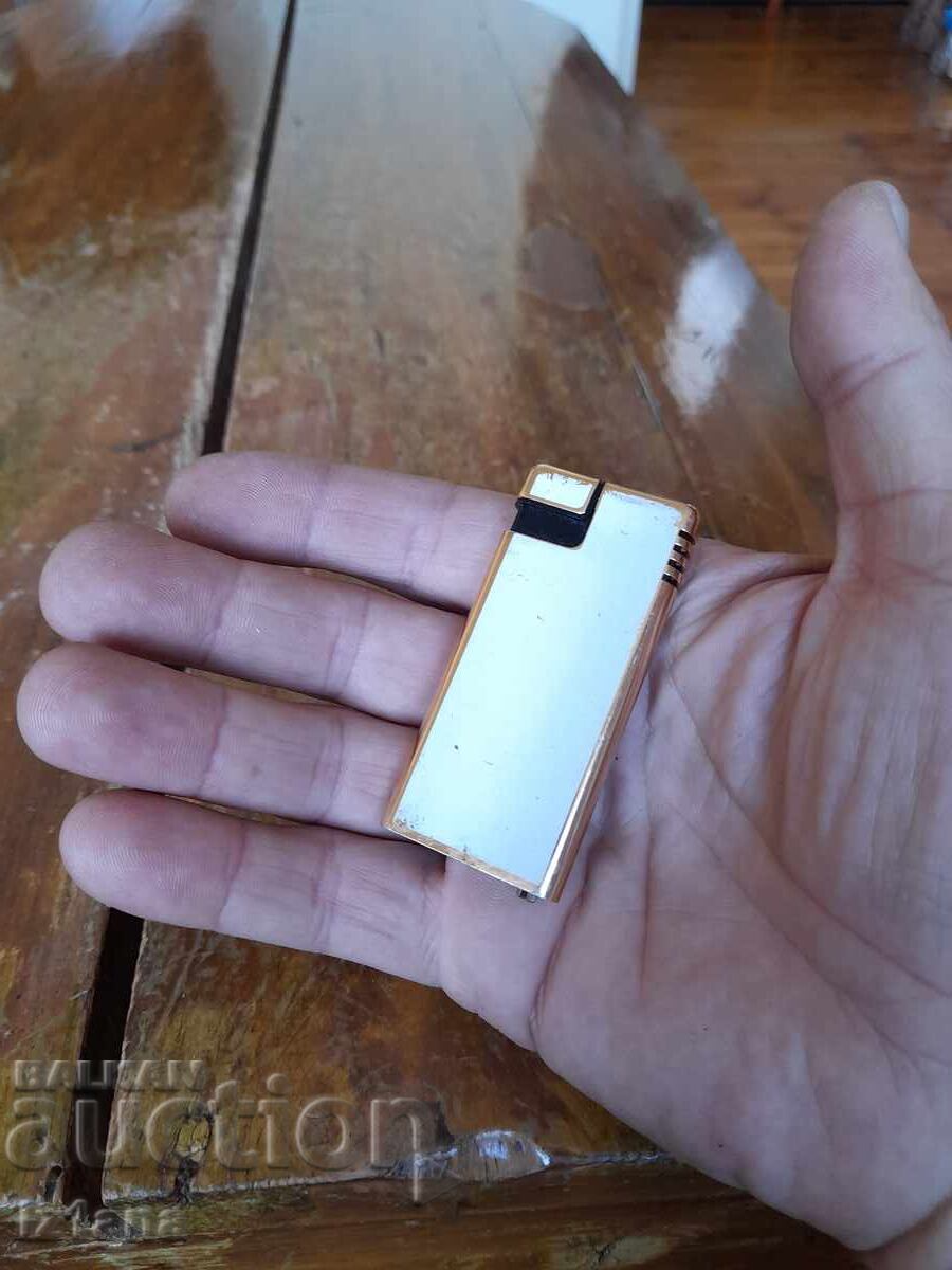 Delivery of An old Marlboro lighter