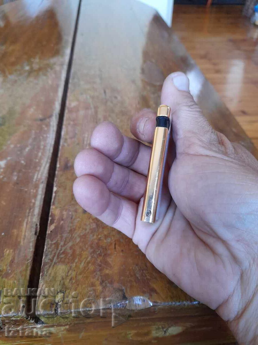 An old Marlboro lighter - 5