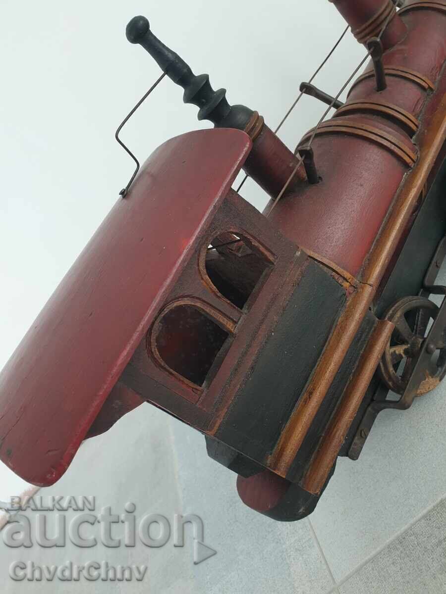 Auction Large old wooden toy/locomotive-train Auction Large old wooden toy/locomotive-train