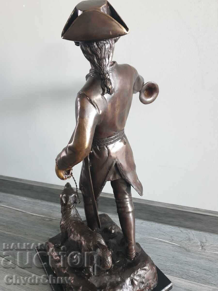 Sculptură/figură de bronz a unui vânător-gonaci cu trompetă și câine - 5