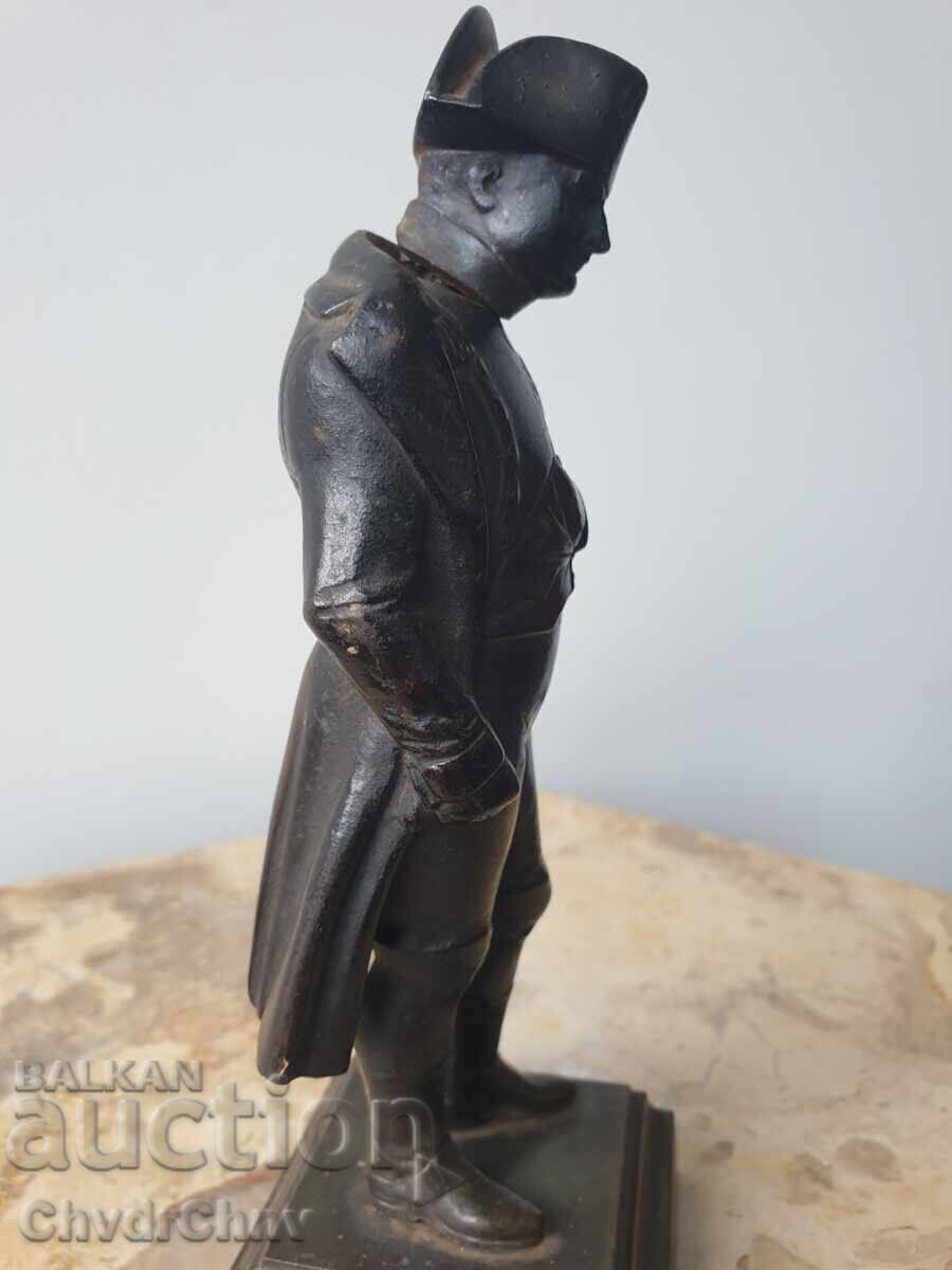 Statuetă de fier / figurină veche franceză din fontă a lui Napoleon cu preț € 400.00 | 782.33 BGN