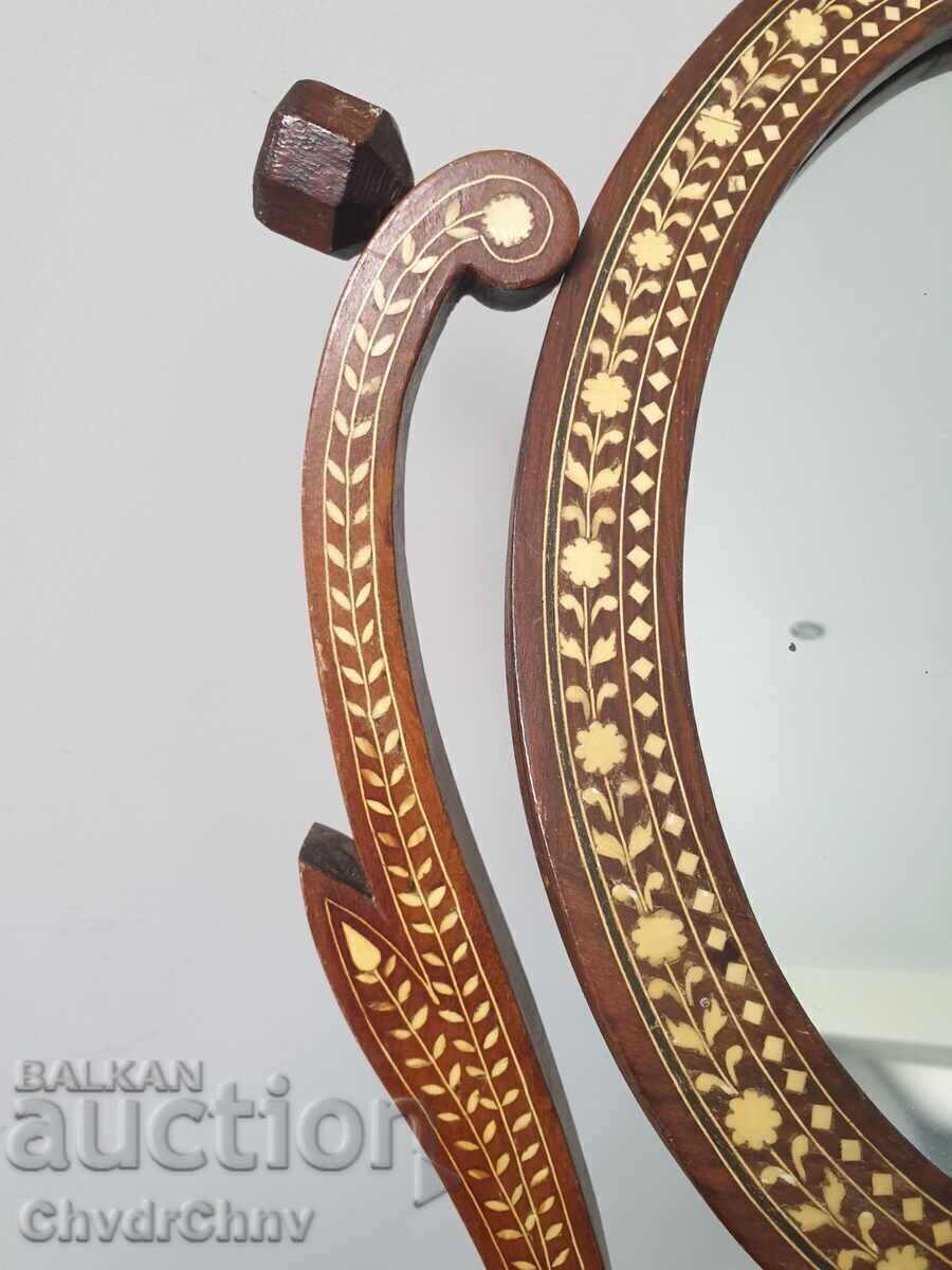 Παράδοση Παλιά ξύλινη τουαλέτα με καθρέφτη/εγχάρακτα από ελεφαντόδοντο