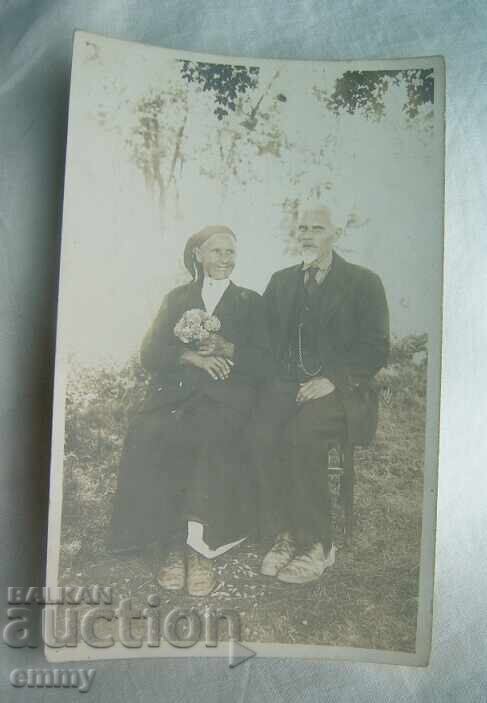 Fotografie veche din 1929, satul Iskreț - bărbați și femei în vârstă Fotografie veche din 1929, satul Iskreț - bărbați și femei în vârstă