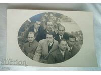 Παλιά φωτογραφία - νεαροί άνδρες, φίλοι