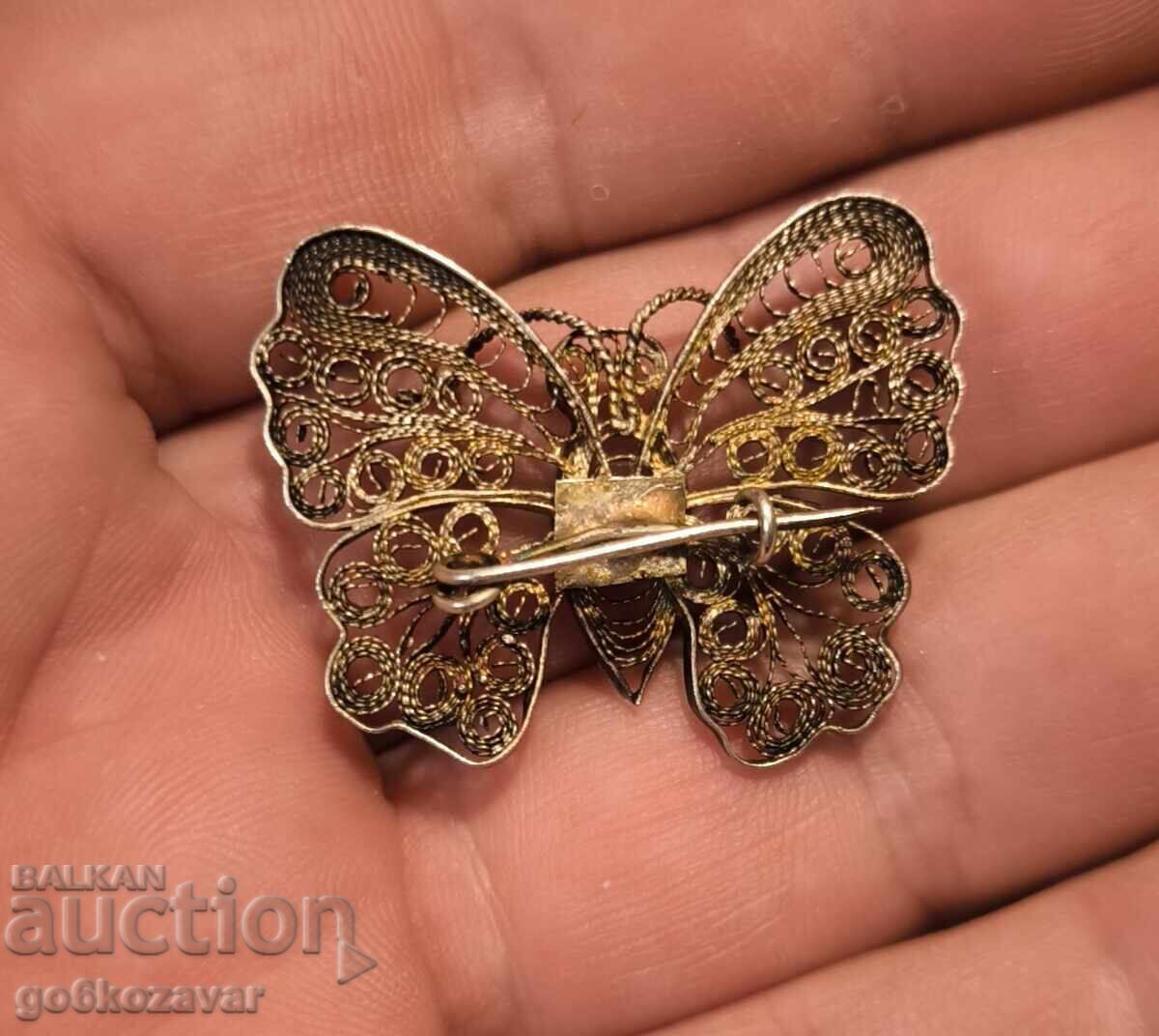 Стара сребърна брошка филигран, пеперуда ! с цена 32.00 лв. | € 16.36 Стара сребърна брошка филигран, пеперуда ! с цена 32.00 лв. | € 16.36