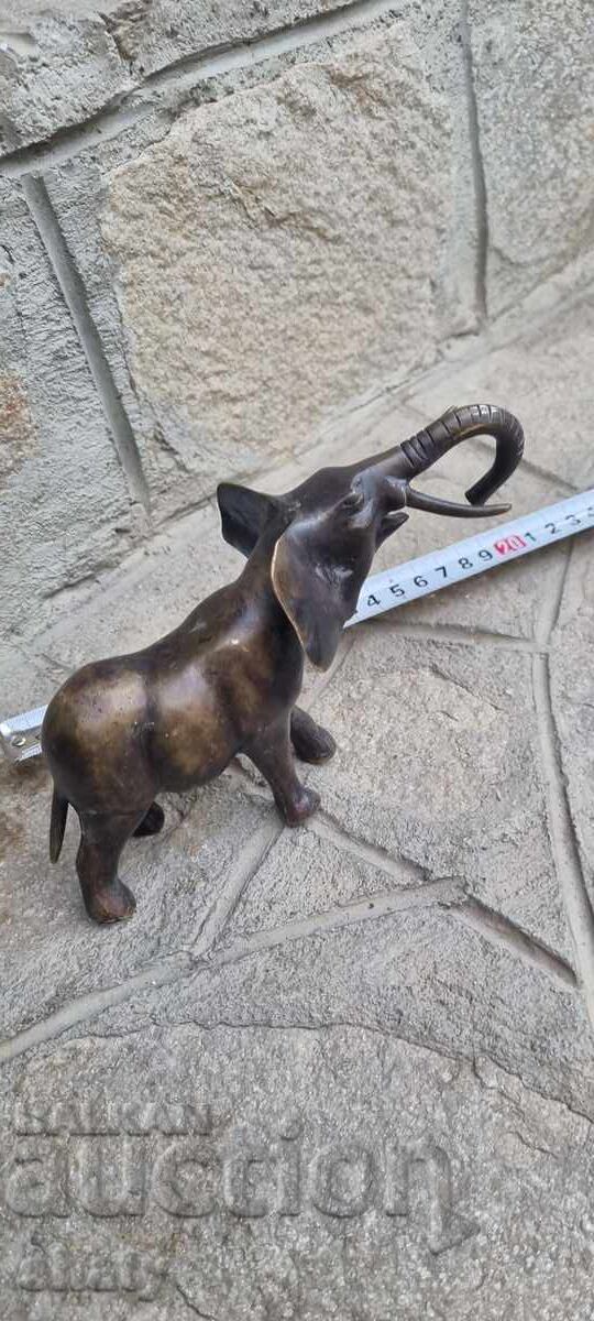 Χάλκινο γλυπτό. Φιγούρα ελέφαντα με τιμή 85.00 BGN | € 43.46 Χάλκινο γλυπτό. Φιγούρα ελέφαντα με τιμή 85.00 BGN | € 43.46