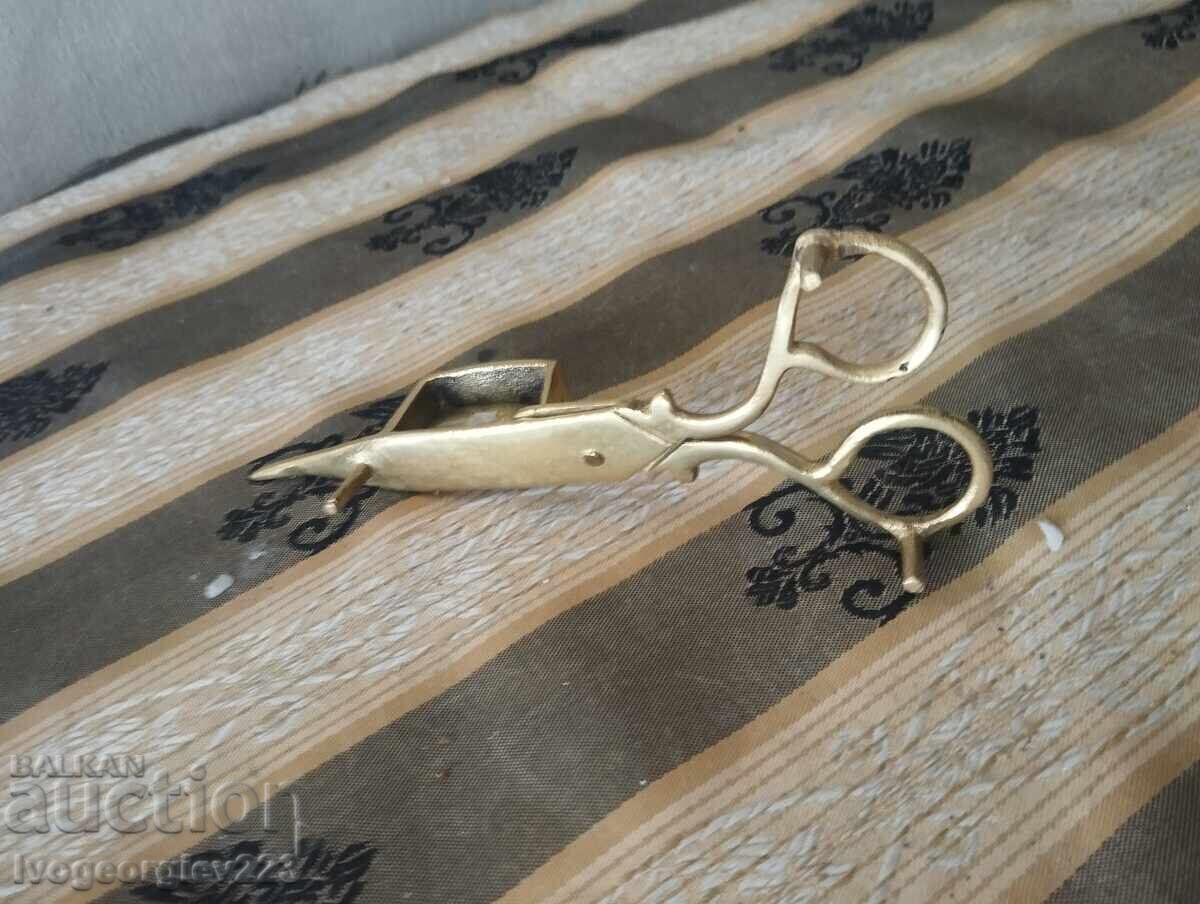 Foarfecă pentru stingerea lumânărilor cu preț 25.00 BGN | € 12.78