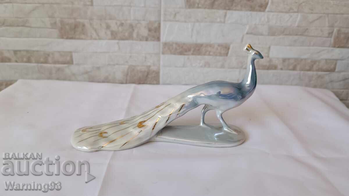 Πορσελάνινο ειδώλιο - ΠΑΓΩΝΙ - ΙΣΙΔΑ - Βουλγαρικής κατασκευής Πορσελάνινο ειδώλιο - ΠΑΓΩΝΙ - ΙΣΙΔΑ - Βουλγαρικής κατασκευής