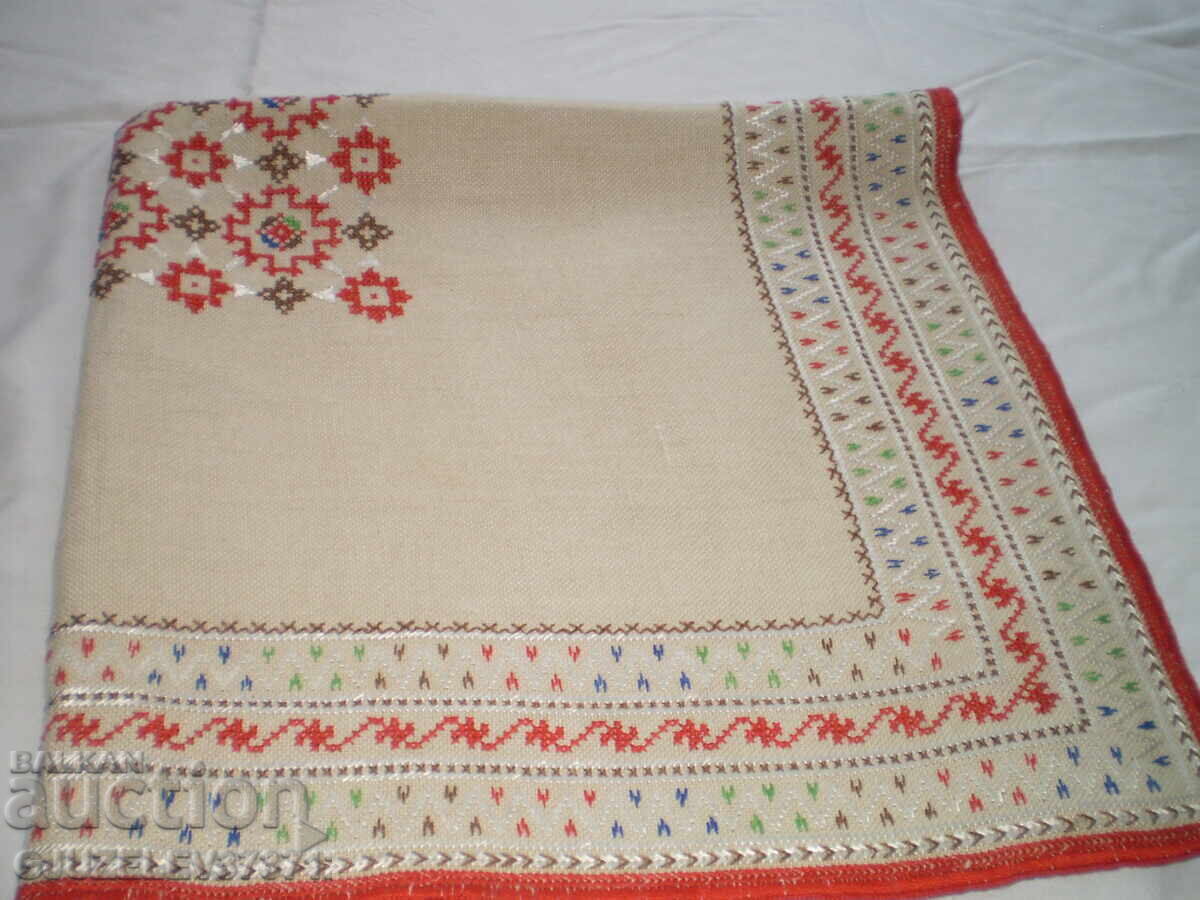 Vintage hand-embroidered tablecloth from the 80s - 6