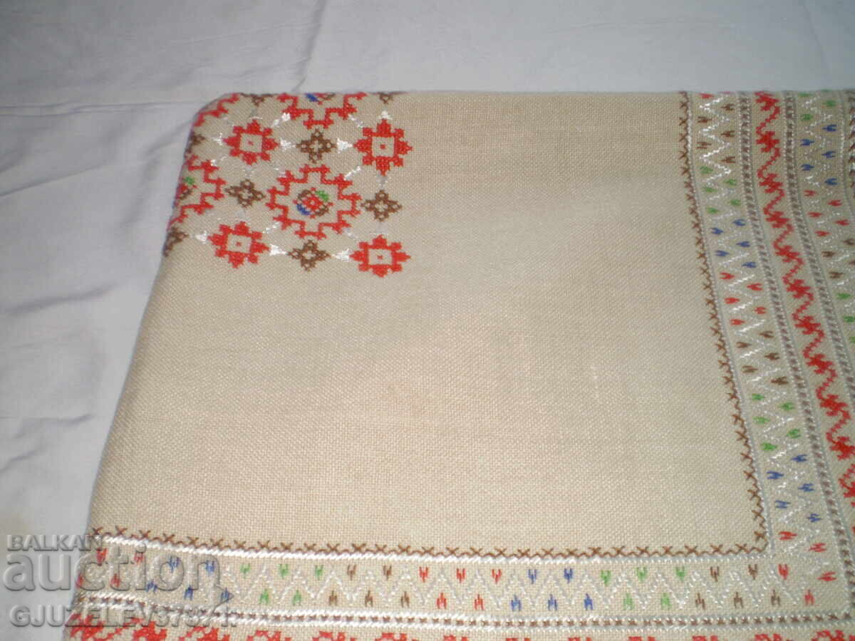 Vintage hand-embroidered tablecloth from the 80s - 7